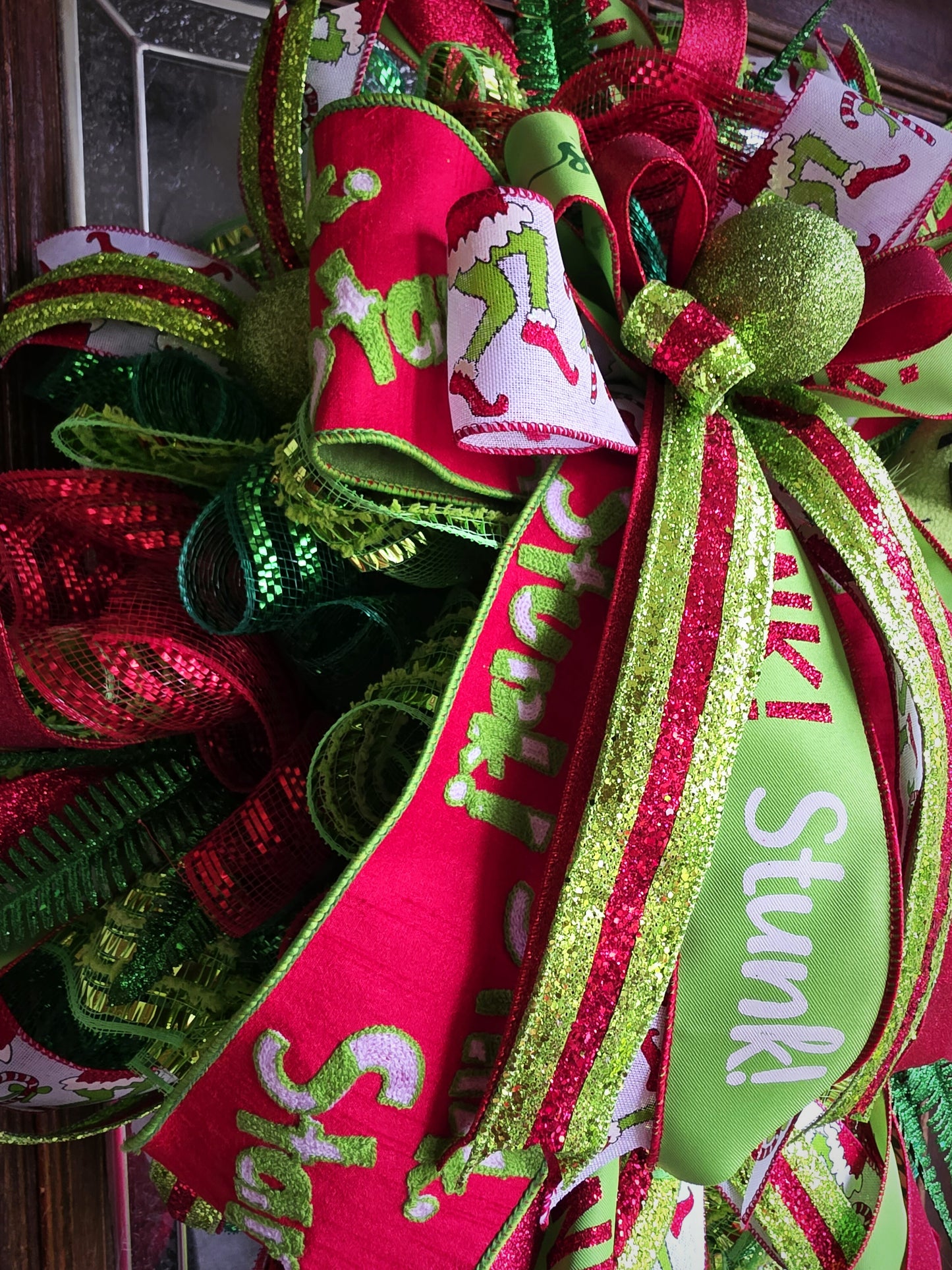 🎄 Stink! Stank! Stunk! Christmas Wreath – Whimsical Holiday Door Decor