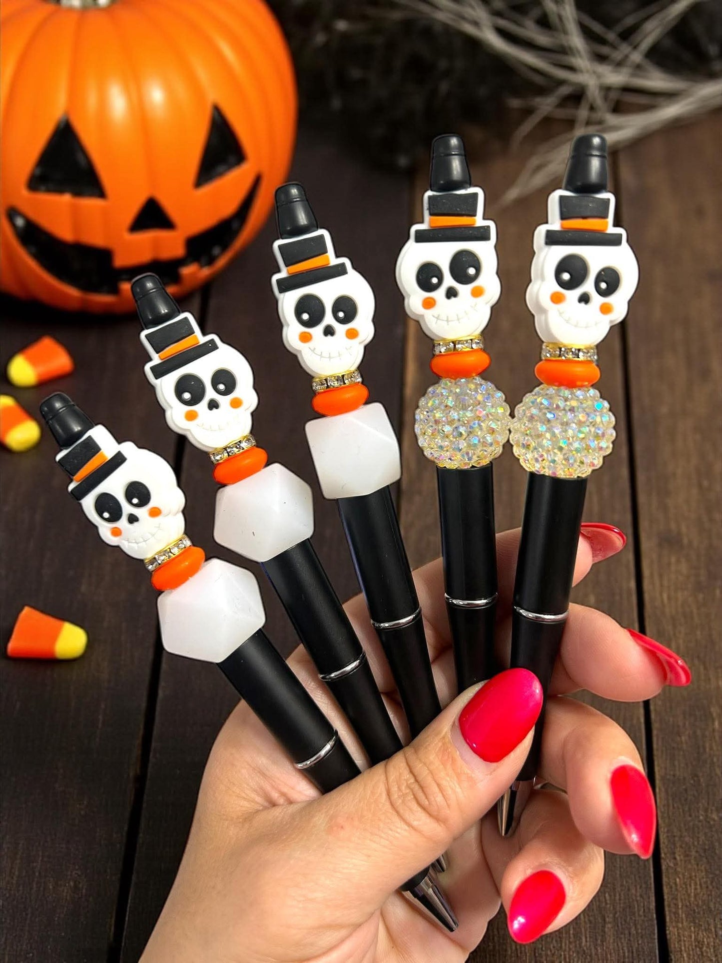 halloween pen, skeleton pen, spooky pen, bead pen, halloween stationery, refillable pen, fall office supplies, halloween gift idea, cute writing pen, seasonal accessories